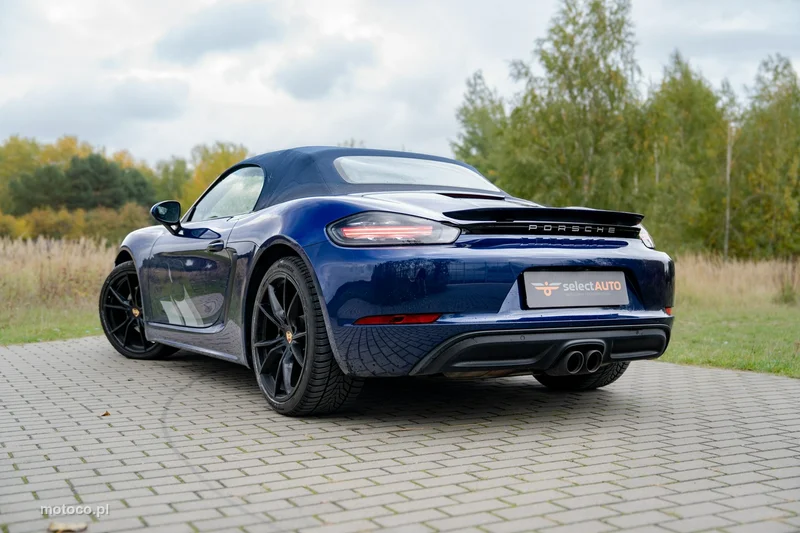 Porsche 718 Boxster 4