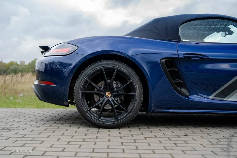 Porsche 718 Boxster 8