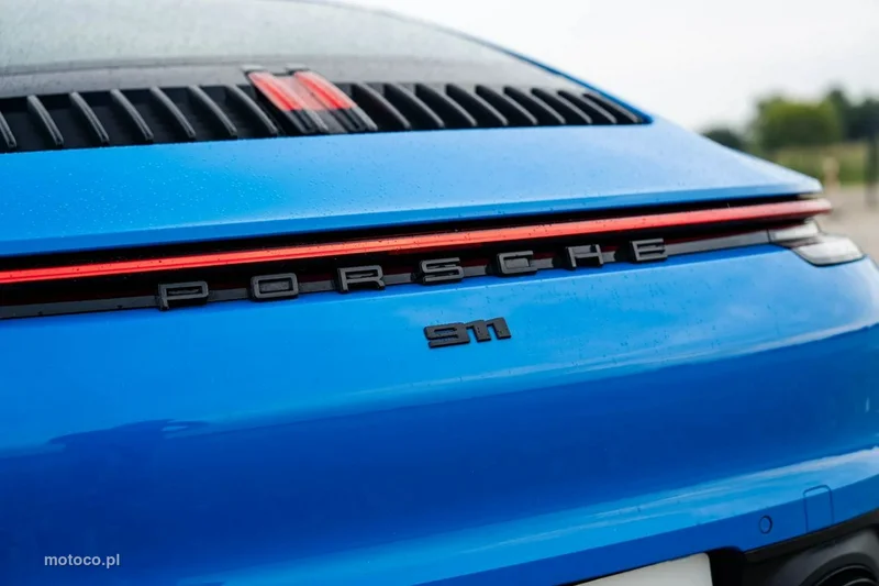 Porsche 911 992 13