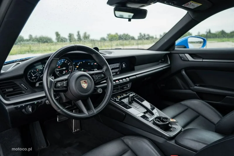 Porsche 911 992 18