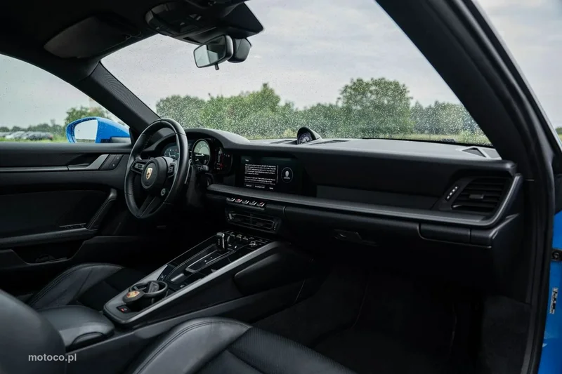 Porsche 911 992 22