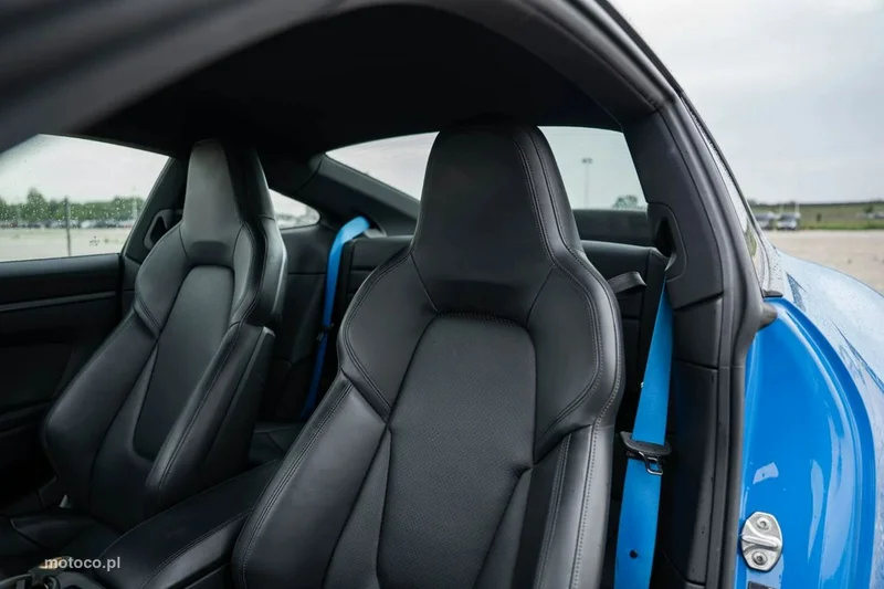 Porsche 911 992 25
