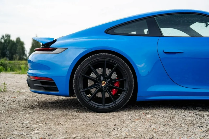 Porsche 911 992 8