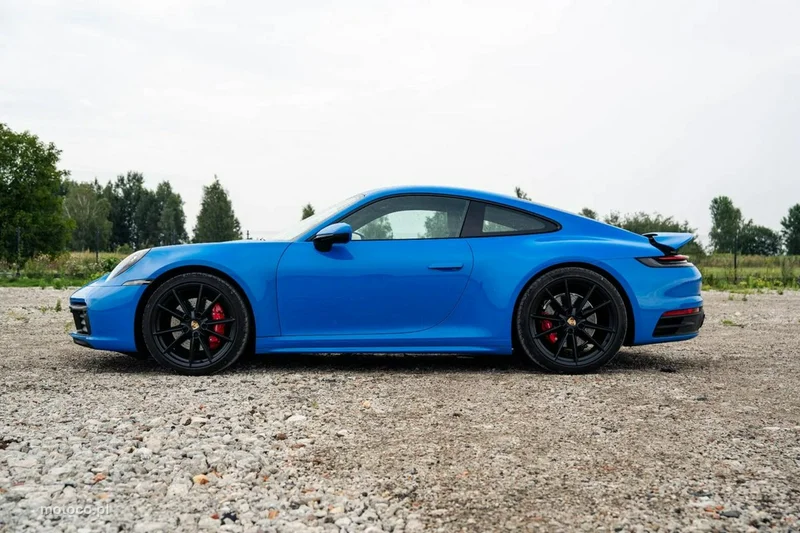 Porsche 911 992 10