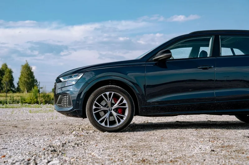 Audi Q8 4M 8
