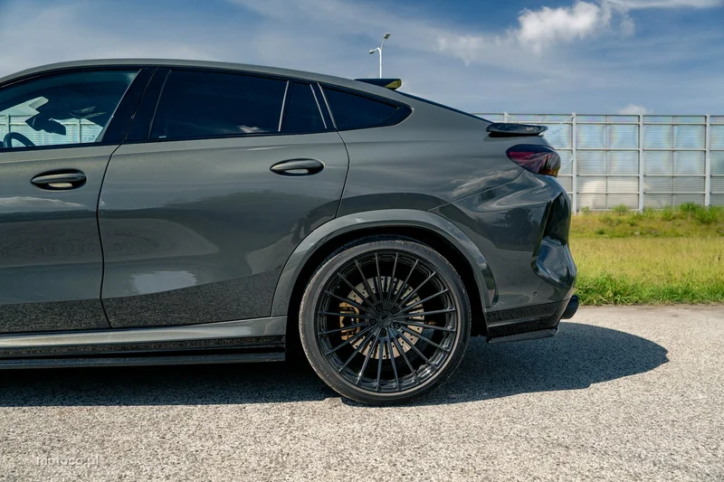 BMW X6 M 12