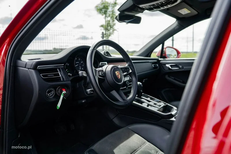 Porsche Macan 95B 18