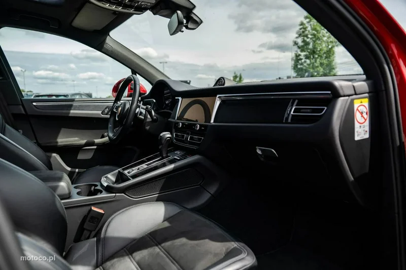 Porsche Macan 95B 21