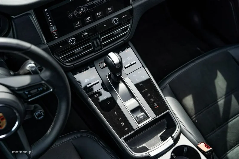 Porsche Macan 95B 22