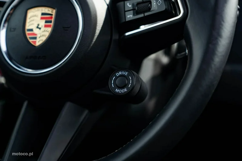 Porsche Macan 95B 23