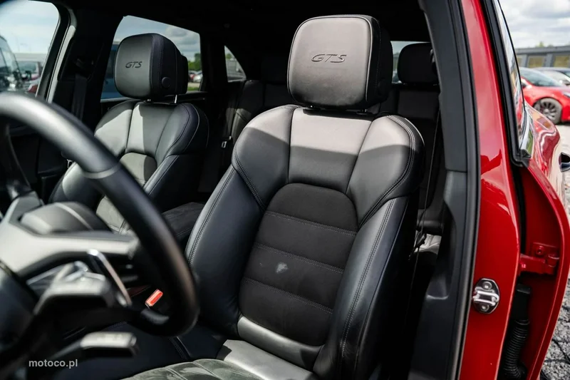 Porsche Macan 95B 24