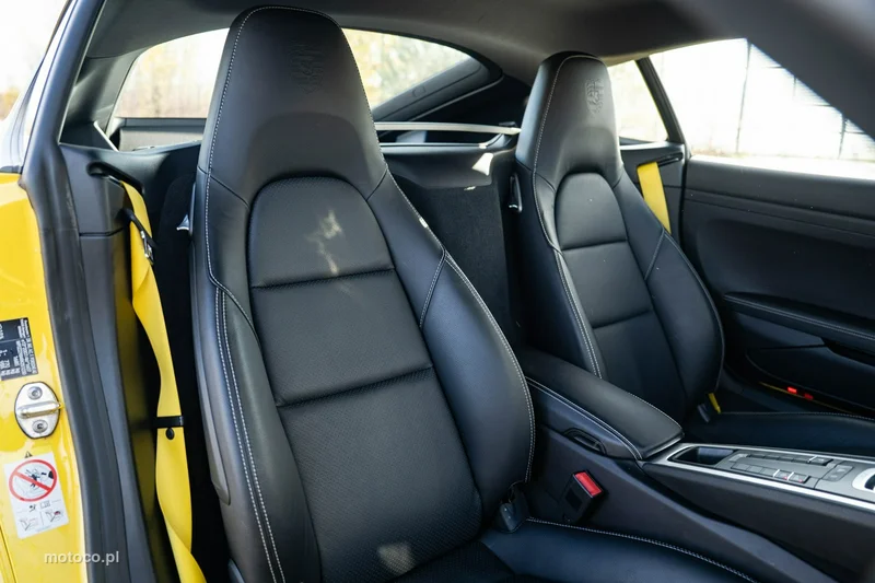 Porsche 718 Cayman 19