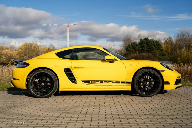 Porsche 718 Cayman 7