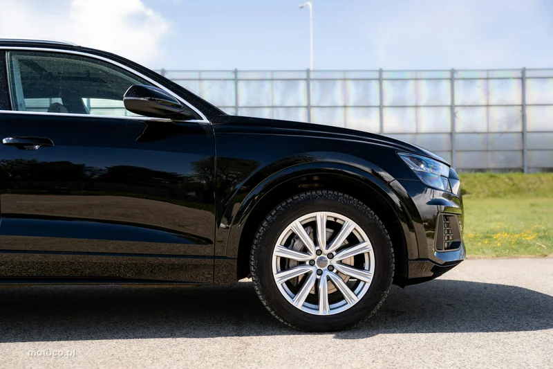 Audi Q8 4M 8