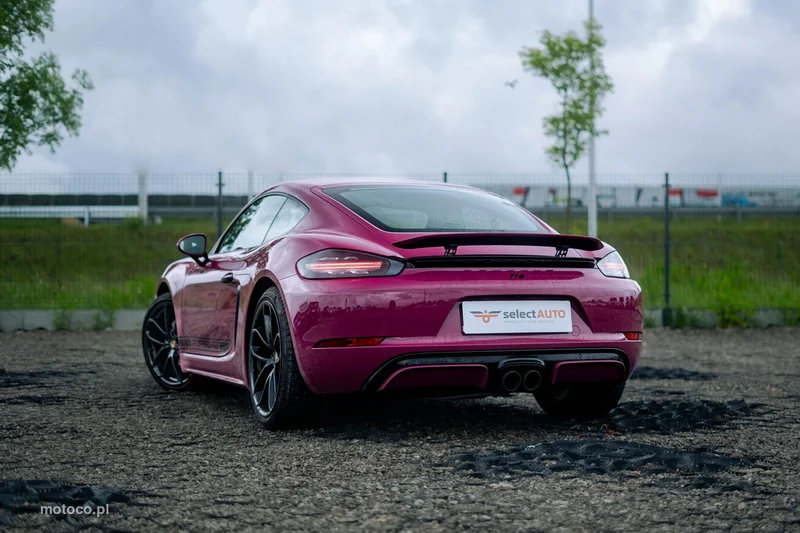 Porsche 718 Cayman 4