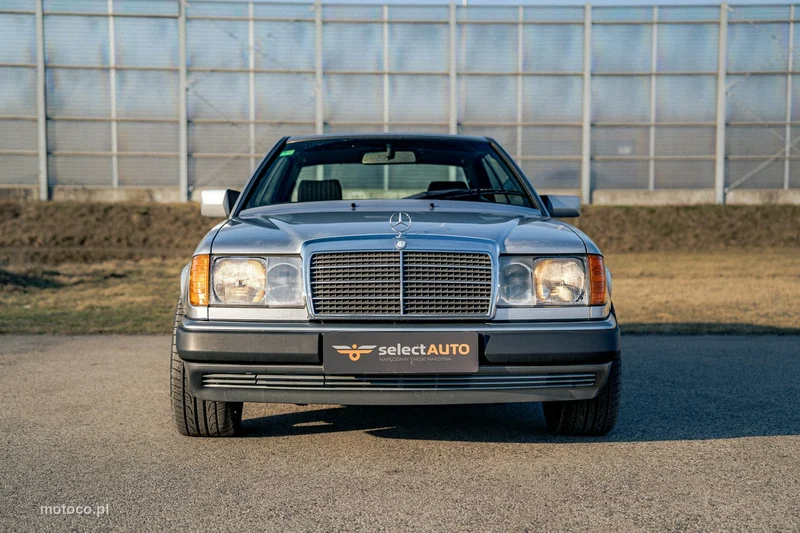 Mercedes-Benz Klasa E W124 E 320 2