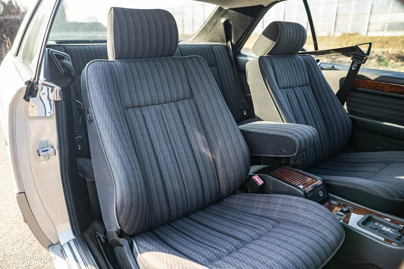 Mercedes-Benz Klasa E W124 E 320 24