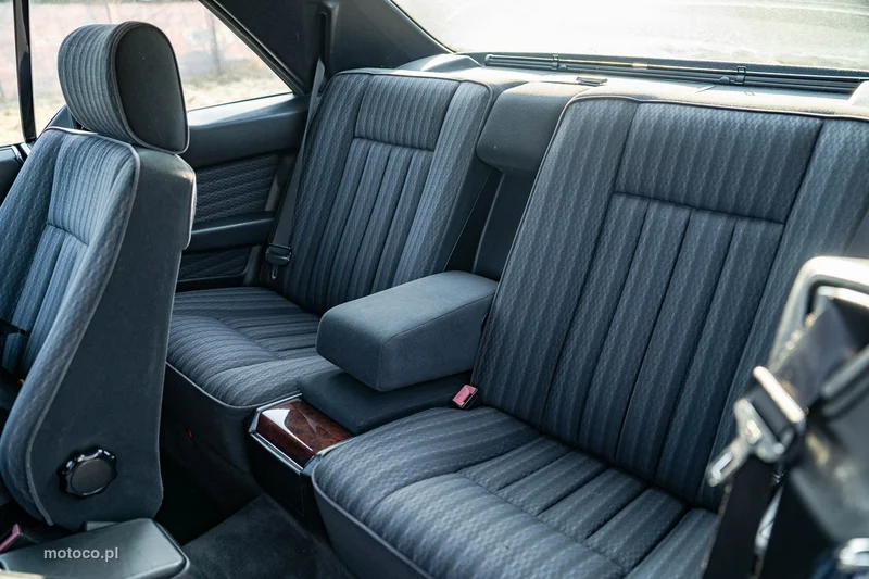 Mercedes-Benz Klasa E W124 E 320 25