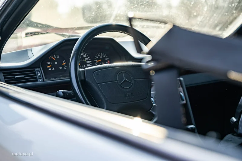 Mercedes-Benz Klasa E W124 E 320 26