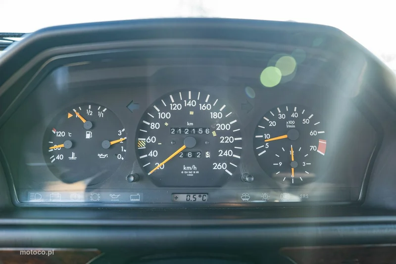 Mercedes-Benz Klasa E W124 E 320 34