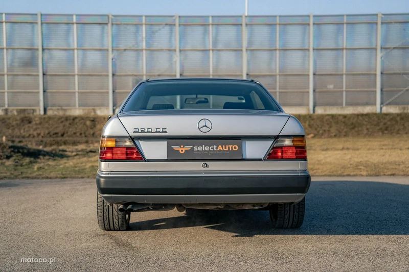 Mercedes-Benz Klasa E W124 E 320 5