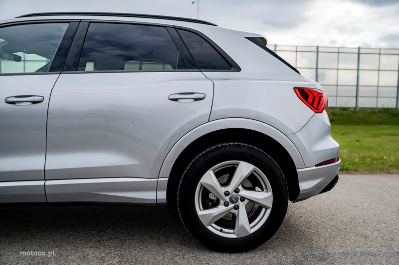 Audi Q3 F3 12