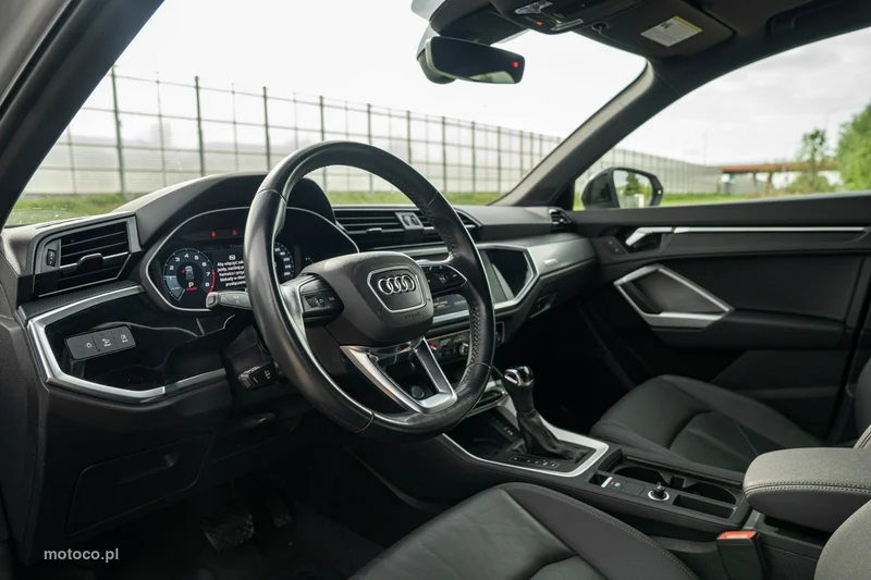 Audi Q3 F3 16