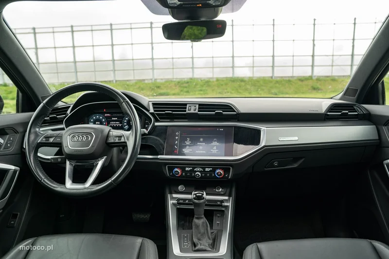 Audi Q3 F3 17