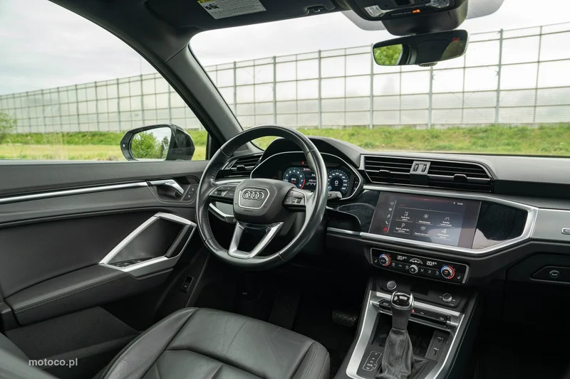 Audi Q3 F3 19