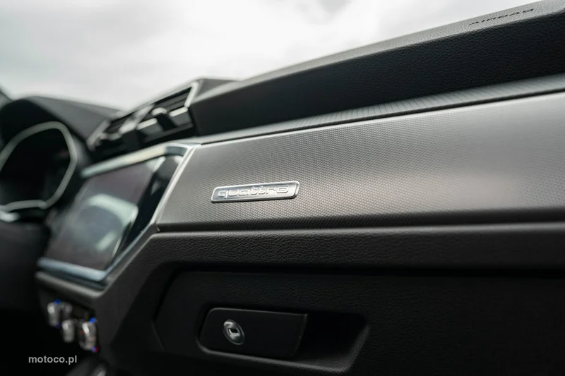Audi Q3 F3 21