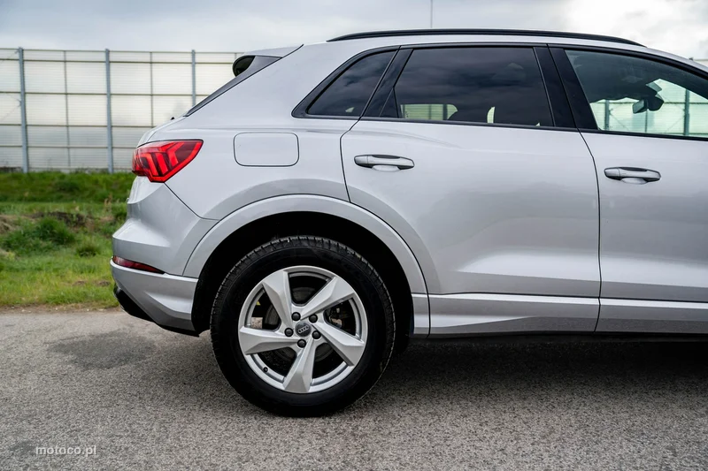 Audi Q3 F3 7