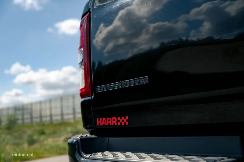 RAM 1500 12