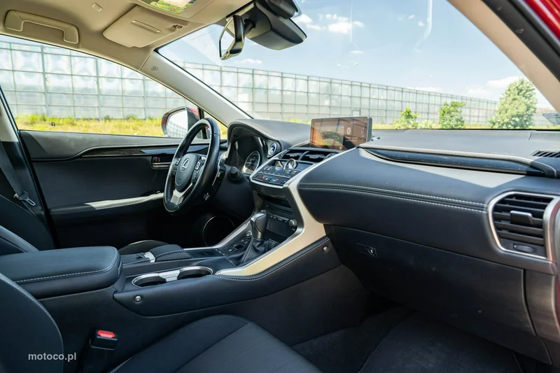 Lexus NX 27