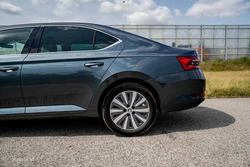 Skoda Superb III 12