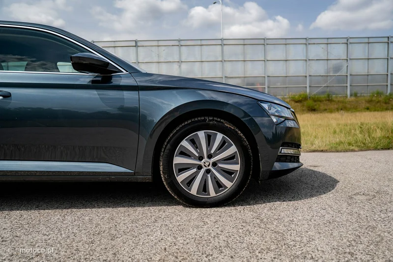 Skoda Superb III 9
