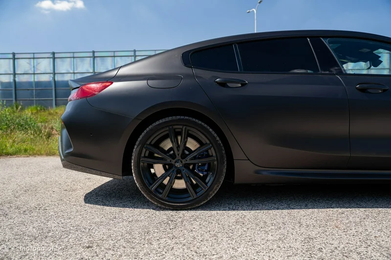 BMW Seria 8 G14 850 7