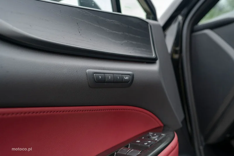 Lexus NX 30