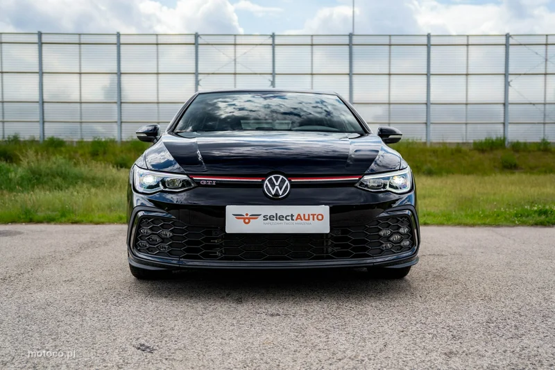 Volkswagen Golf VIII 2
