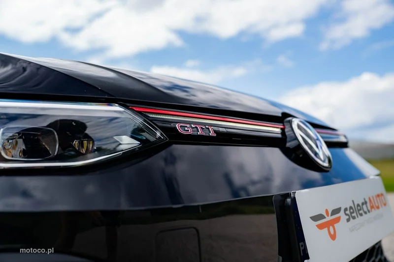 Volkswagen Golf VIII 13