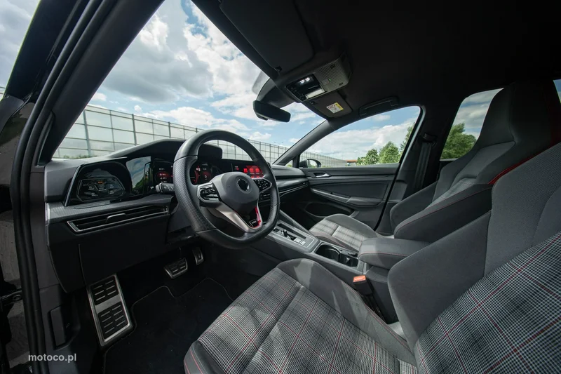 Volkswagen Golf VIII 17