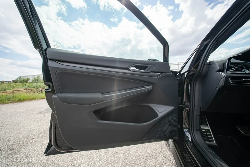 Volkswagen Golf VIII 24