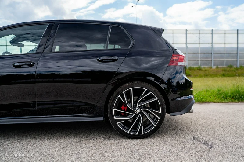 Volkswagen Golf VIII 9