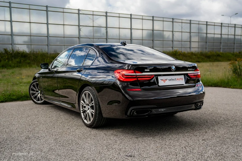 BMW Seria 7 G11 750 6