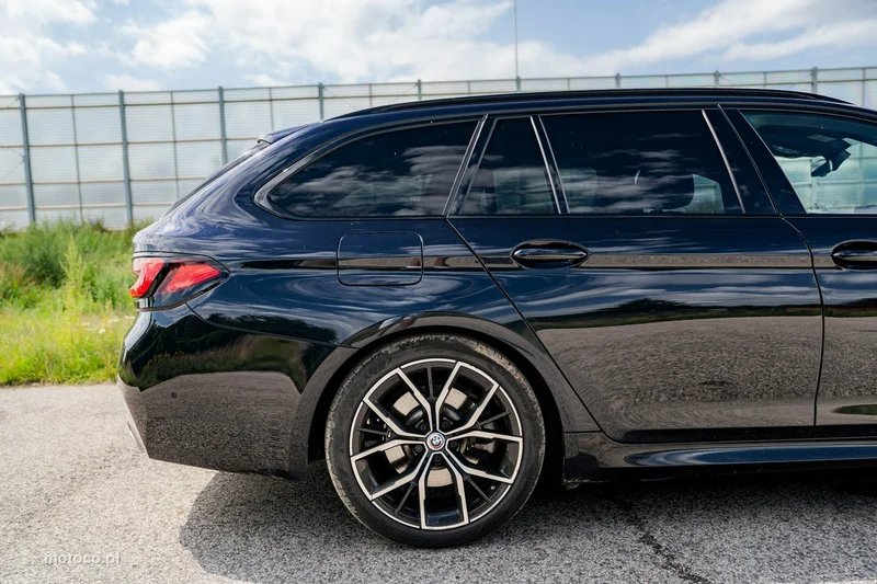 BMW Seria 5 G30 530 8