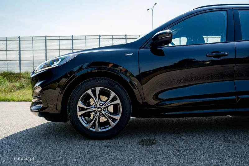 Ford Kuga III 11