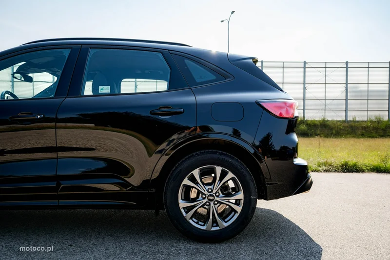 Ford Kuga III 12