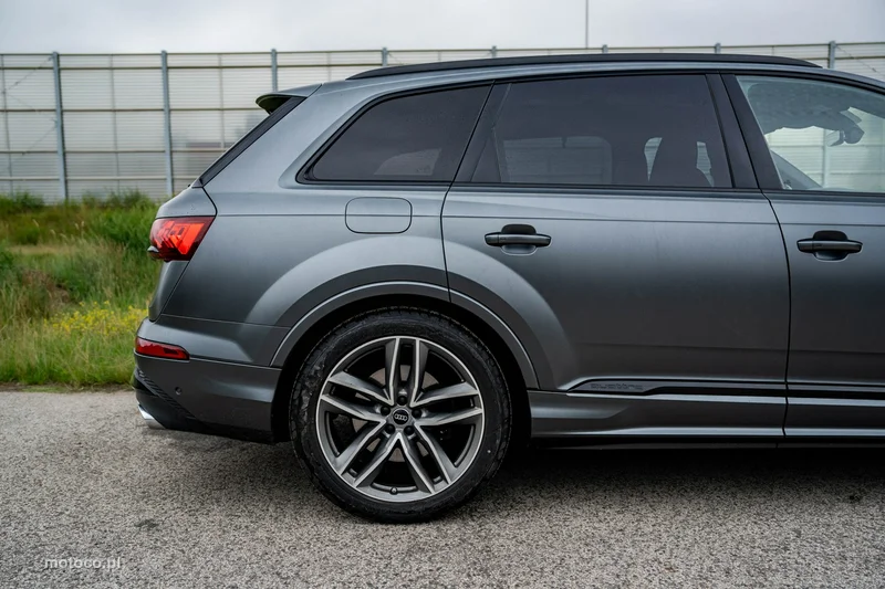 Audi SQ7 8