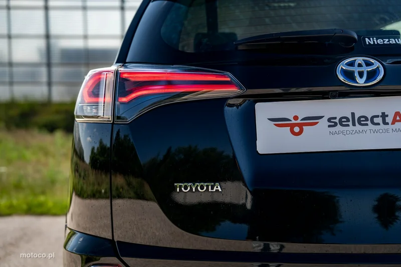 Toyota RAV 4 XA50 14