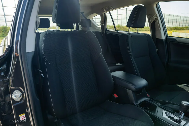 Toyota RAV 4 XA50 24