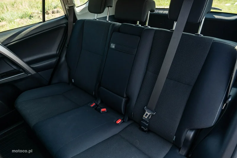 Toyota RAV 4 XA50 25